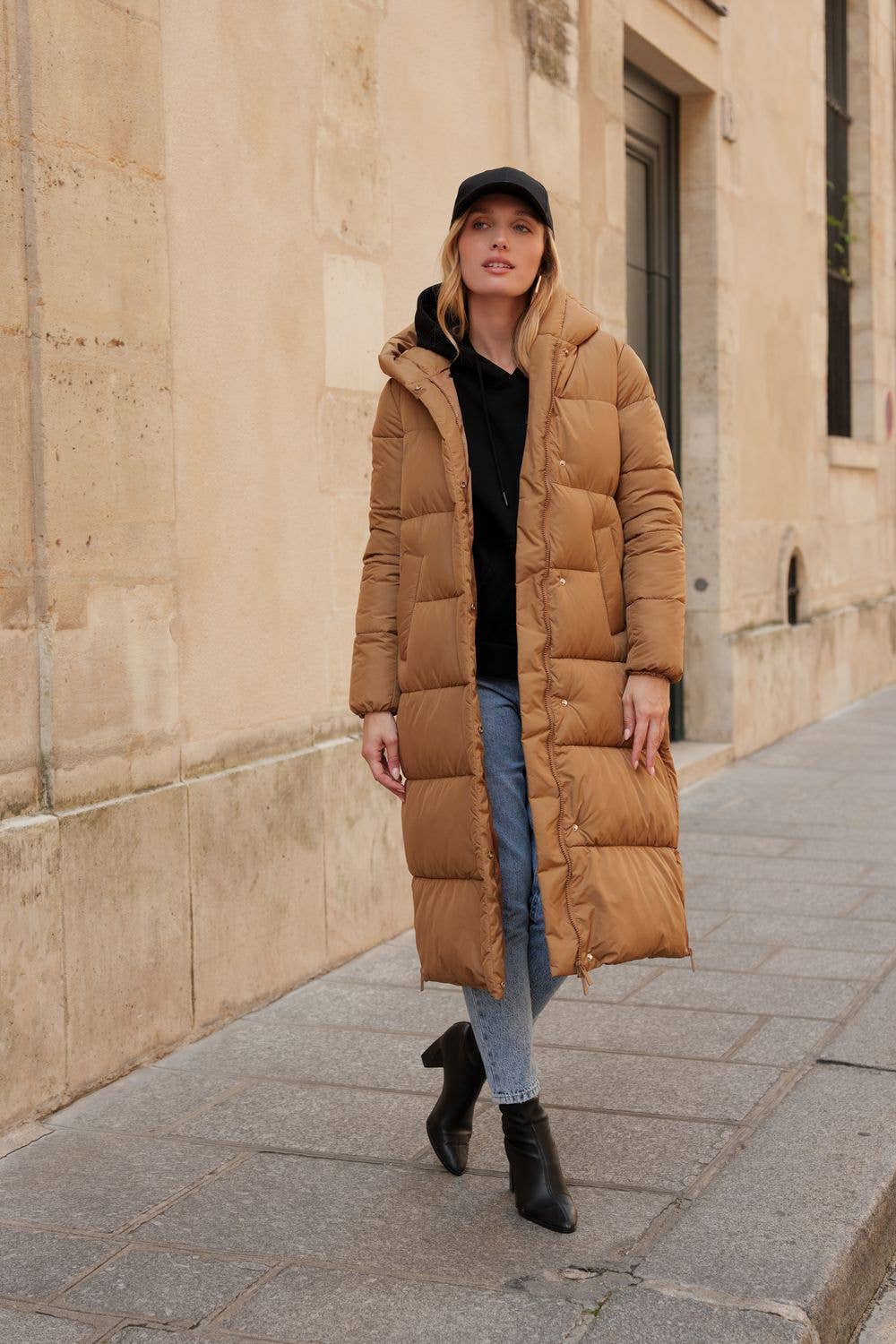 Doudoune matelassée longue avec capuche