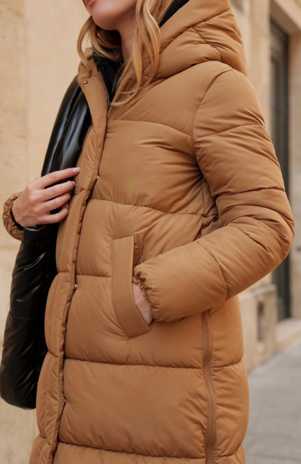 Piumino lungo trapuntato con cappuccio