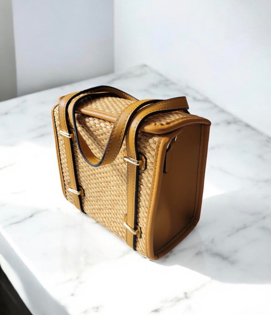 Sac Rigide en Raphia Mia Larouge -